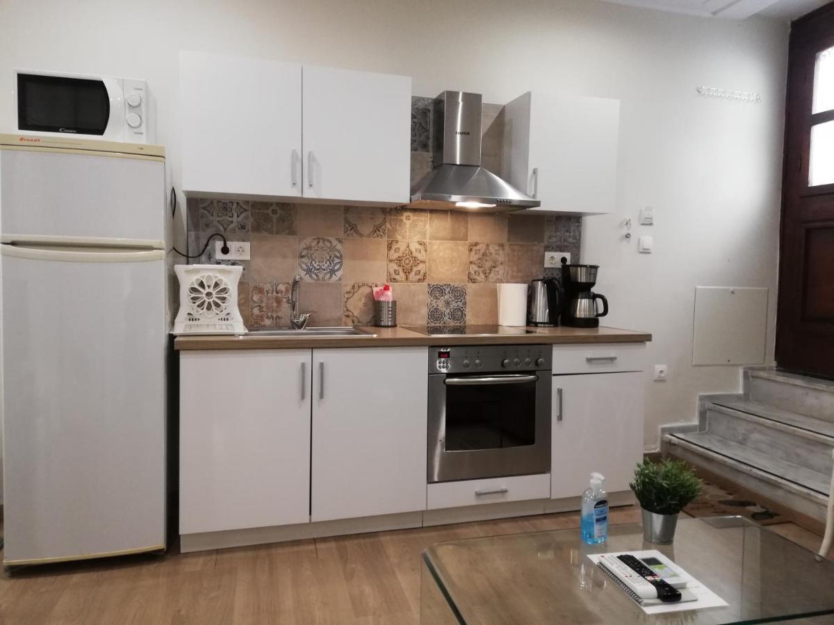 Central Apartments In Psiri - Athens Bilik gambar